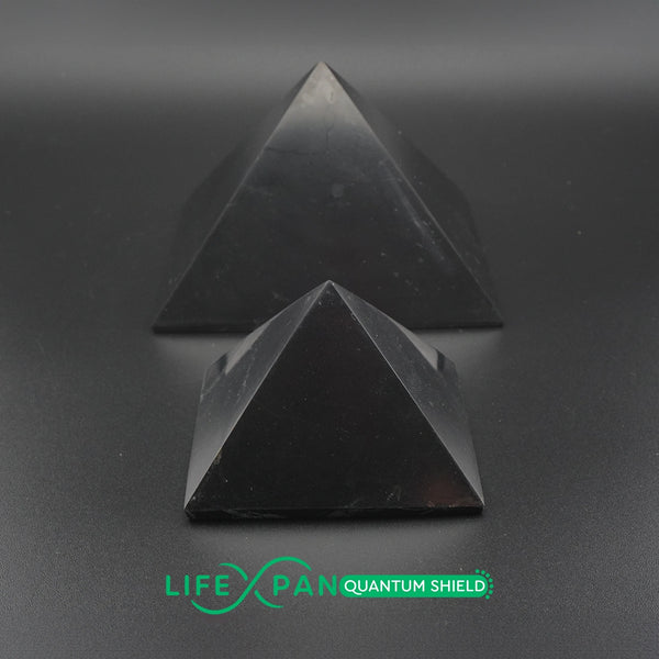 Pack 2 Pirámides Shungita Natural + Protección Móvil - LifeXpan® Quantum Shield